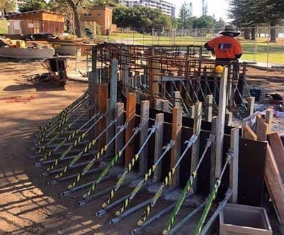 curved concrete formwork with MacketBracket formwork bracing