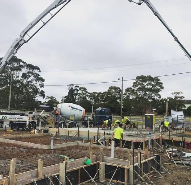 concrete construction formwork homes using MacketBracket slab concrete bracing