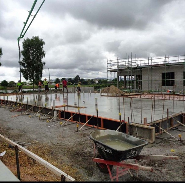 edge formwork concrete slab using MacketBracket